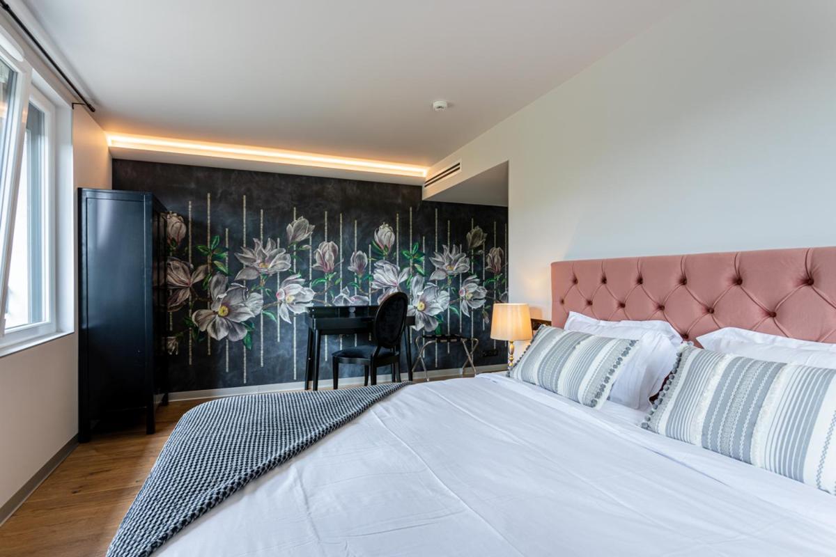 Hotel L'Ouvree ซาวิญี-เลส์-โบน ภายนอก รูปภาพ